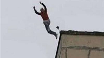 مواطن يحاول الانتحار من أعلى برج كهرباء بأبو زعبل