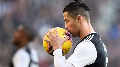 يوفنتوس يعبر سبال ويعزز صدارته للدوري الإيطالي
