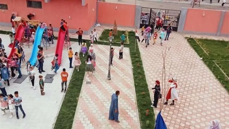 تحت شعار 
