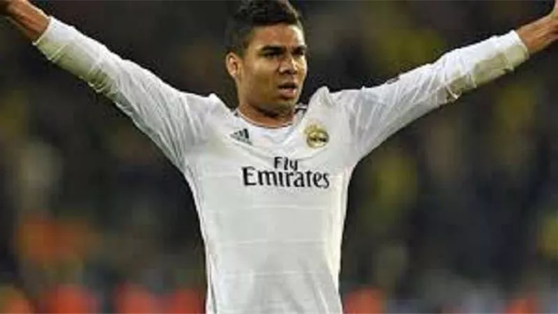 في ظل إهتمام باريس ويوفنتوس.. ريال مدريد مستعد للتخلي عن كاسميرو