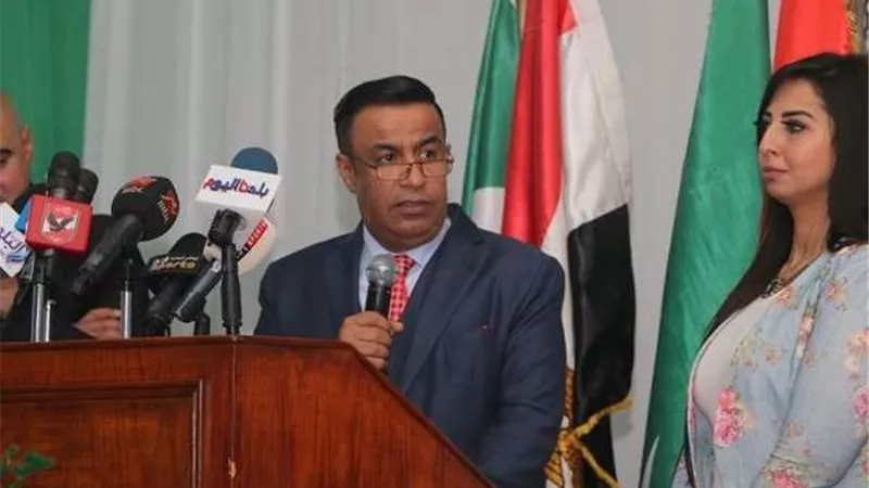 هل حصل اتحاد الكرة على فيديوهات من قناة أبو ظبي ؟ مواجهة نارية بين يعقوب السعدي ومحمد فضل (فيديو)