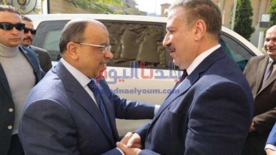 محافظ المنوفية يستقبل وزير التنمية المحلية بمكتبه بالديوان العام