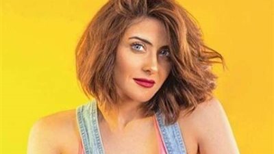 أنا ساذجة.. هيدي كرم تستنجد بجمهورها من إحدى الصفحات المفبركة لها