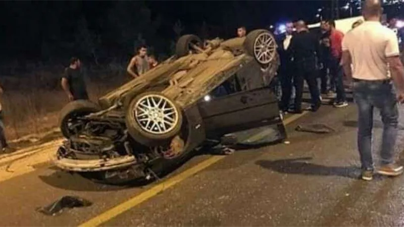 النيابة تعاين موقع تصادم سيارة ميكروباص بالشروق