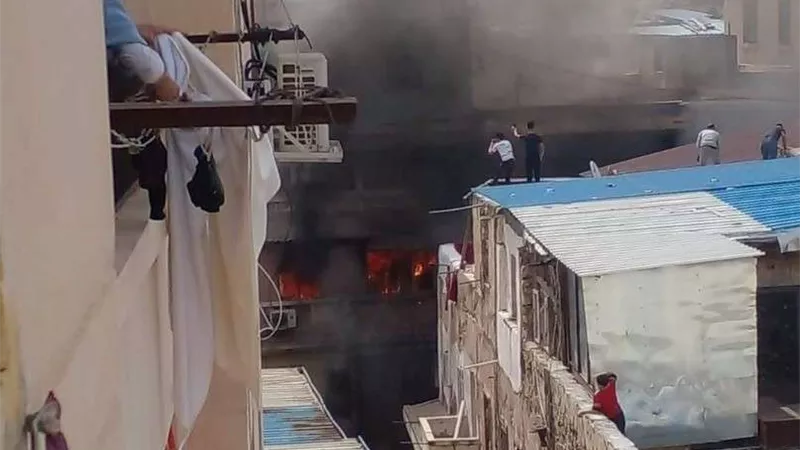 حريق هائل يلتهم عمارة بالإسماعيلية