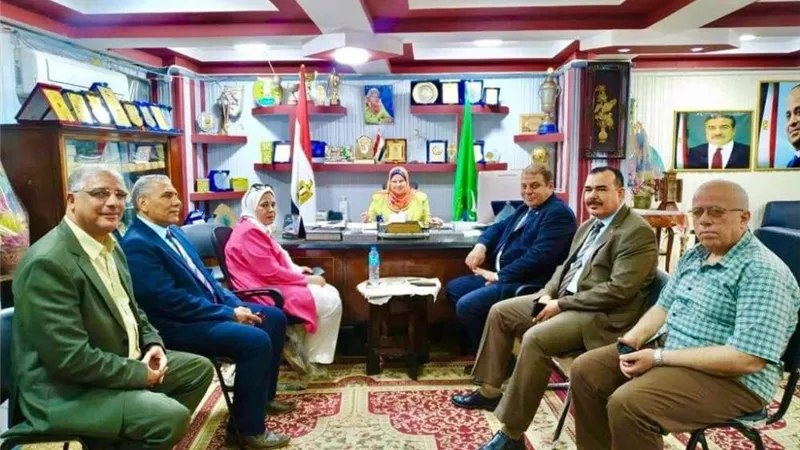 أماني قرني تجتمع بمديري عموم ديوان مديرية التربية والتعليم بالمنوفية