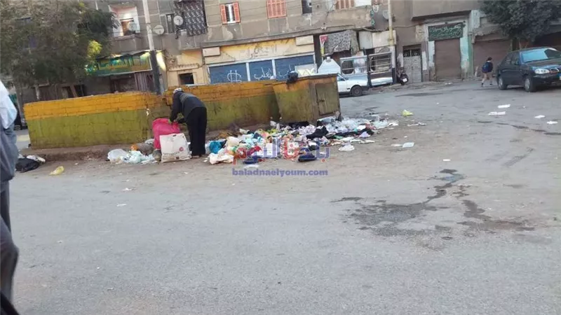 ما حكم الدين في إلقاء القمامة والقاذورات بالشوارع؟