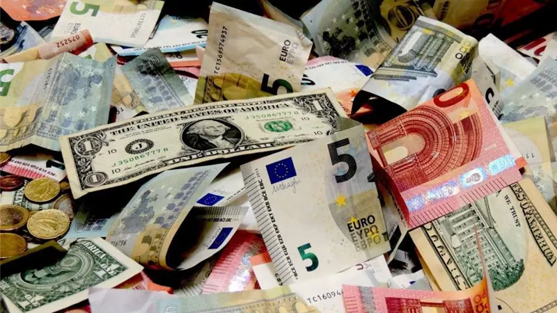 هدوء نسبي حذر.. أسعار العملات اليوم أمام الجنيه المصري