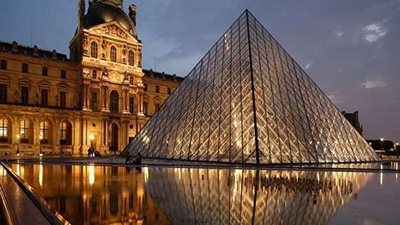 السلطات الفرنسية تغلق متحف اللوفر تعرف على السبب