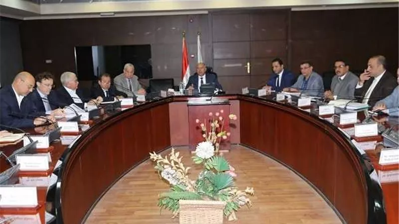 وزير النقل يجتمع مع تحالف بومباردييه لمتابعة مشروعي مونوريل العاصمة الإدارية و6 أكتوبر