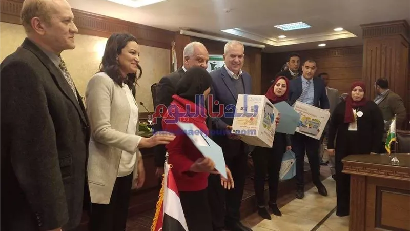 فى احتفالية كبري.. محافظة الجيزة تسلم 93 ماكينة خياطة