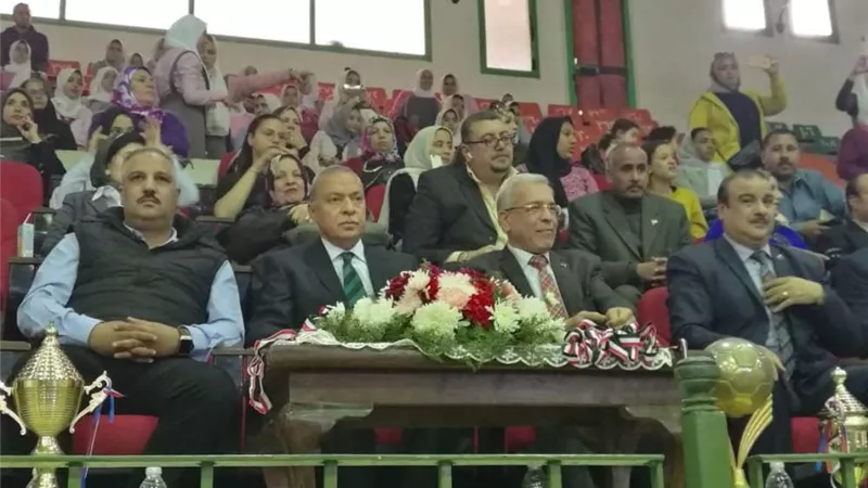 محافظ القليوبية يشهد مراسم تسليم كأس المحافظ لكرة القدم النسائية