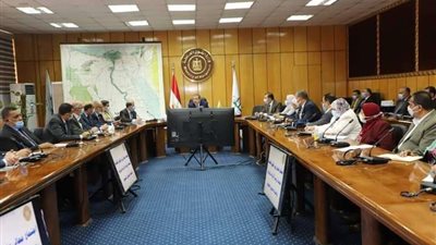 وزير القوى العاملة يرأس اجتماع لجنة اختيار رواد العمل العربي