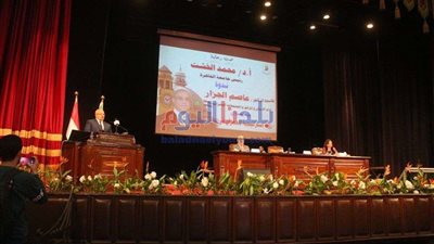 بالصور.. الخشت يستقبل وزير الإسكان لإلقاء محاضرة حول رؤية استراتيجية للعمران في مصر