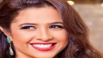 عاجل| نجوم الفن يتضامنون مع ياسمين عبد العزيز ضد شقيقها: إنتي بـ100 راجل