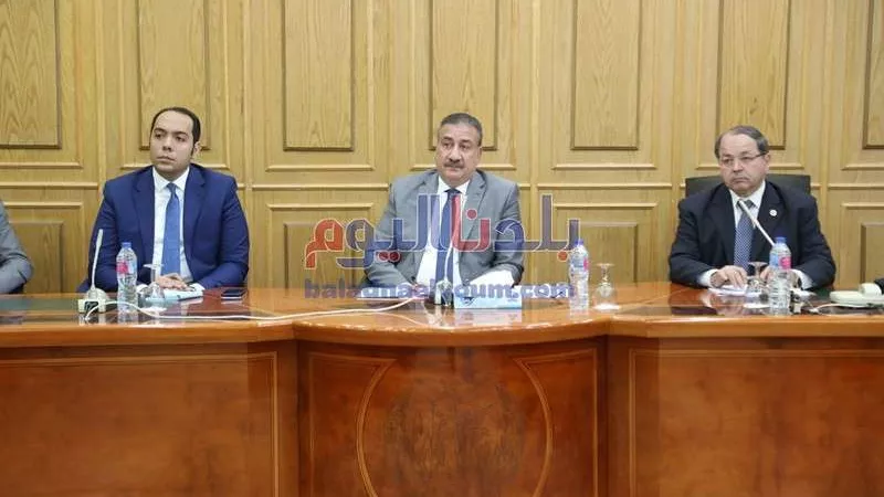 محافظ المنوفية: يوجه بعرض الموقف الحالي للصرف الصحي لعزبة تيمور بشبين الكوم