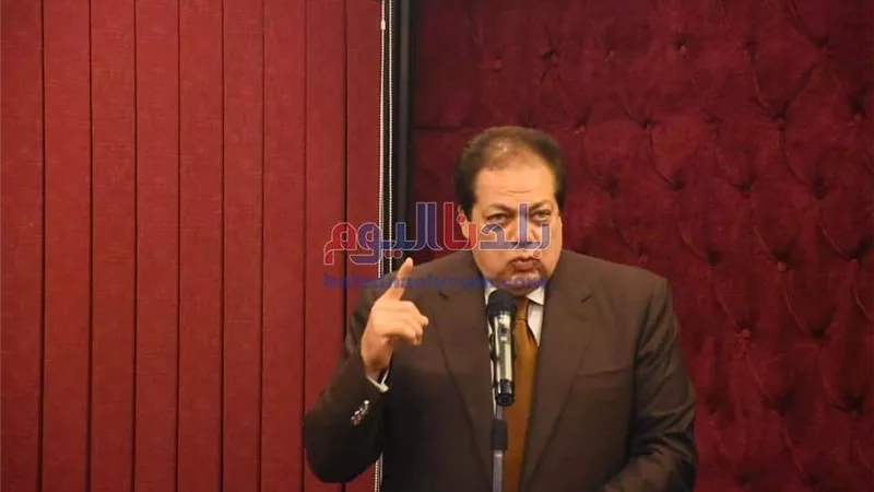 أبو العينين: الأزمة الاقتصادية العالمية 