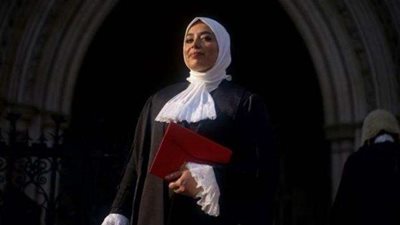 من هي المحامية المحجبة التي توالت منصب مستشارة الملكة إليزابيث الثانية ملكة إنجلترا؟
