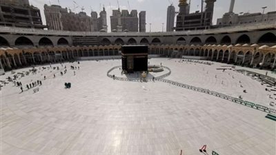 شاهد.. إخلاء صحن الطواف بالحرم المكي لهذا السبب