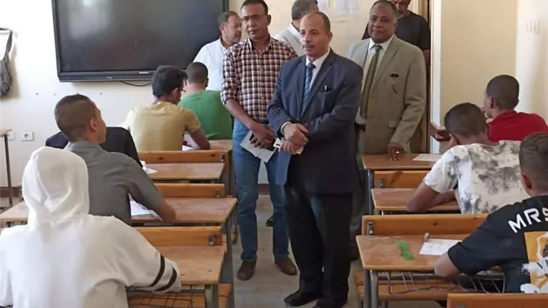 وكيل وزارة التربية والتعليم ينعى وحيد رمضان حامد مراقب أول لجنة امتحان الشهادة الإعدادية