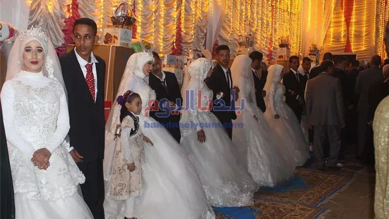 صور.. حفل زفاف جماعي بالجيزة
