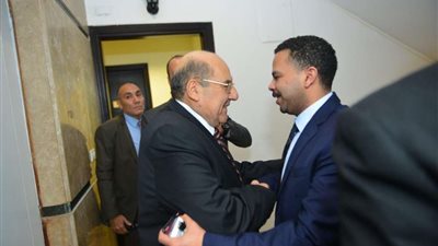 رئيس 