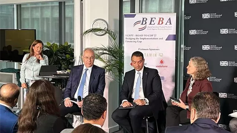 في العاصمة البريطانية لندن.. رئيس اقتصادية قناة السويس يلتقي ممثلي شركات الطاقة النظيفة والبنية التحتية