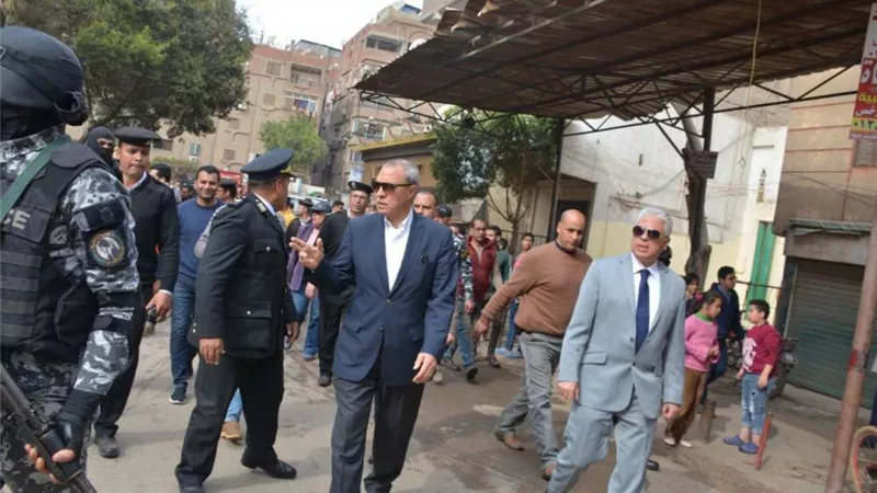 محافظ القليوبية ومدير الأمن يواصلان حملاتهما بشبرا الخيمة