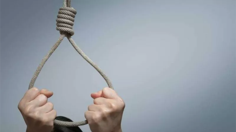 خلافات بسبب مصروف البيت.. انتحار ربة شنقًا داخل منزلها بسوهاج