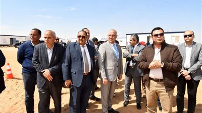 وزير الإسكان يقوم بجولة موسعة بـ٦ أكتوبر لتفقد مشروعات المرافق