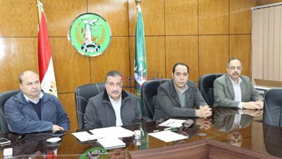 محافظ المنوفية يتابع مع رئيس الوزراء عبر الفيديو كونفرانس أخر مستجدات الطقس