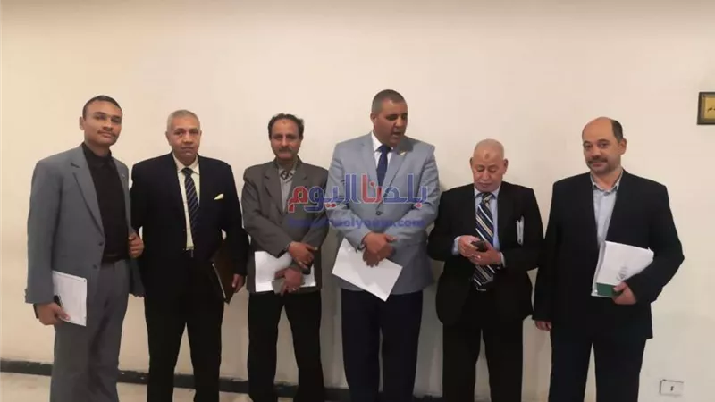 نائب سمالوط يحصل على 75 مليون جنيه دفعة أولي لتعويض المتضررين من محور النيل
