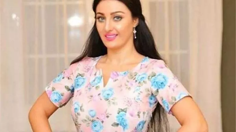صافيناز تتحدى حالة الطقس بإطلالة جديدة