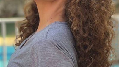 بملابس صيفية وشعر كيرلي.. كارول سماحة في أحدث ظهور لها