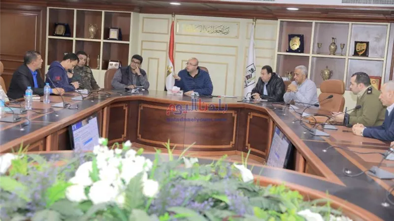 محافظ بني سويف يواصل متابعة إجراءات التعامل مع تداعيات الطقس السيء