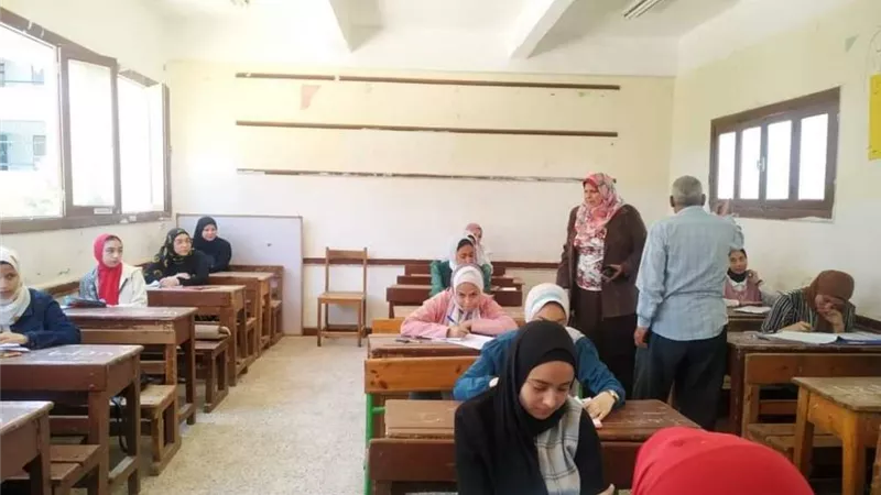 تعليم المنوفية: 99% من طلاب الشهادة الإعدادية العامة أدوا امتحانات نهاية الفصل الدراسي الثاني في يومها الرابع