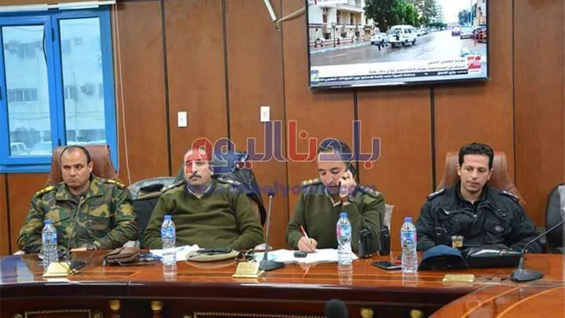إغلاق الطريق الصحراوي الشرقي القديم جنوب كمين زاوية الجدامي بالمنيا