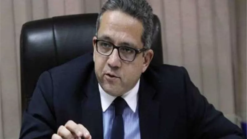 مناقشة مستجدات أعمال الوسائط المتعددة والجرافيك بالمتحف المصري الكبير