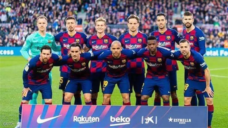 برشلونة يقرر مصير ثلاثة من لاعبيه
