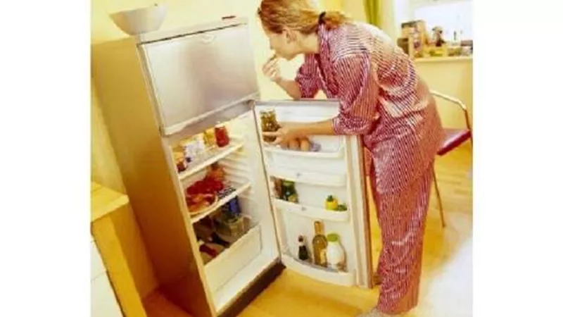 أبرزها الأرق.. تناول الأطعمة ليلاً يسبب بعض الأمراض
