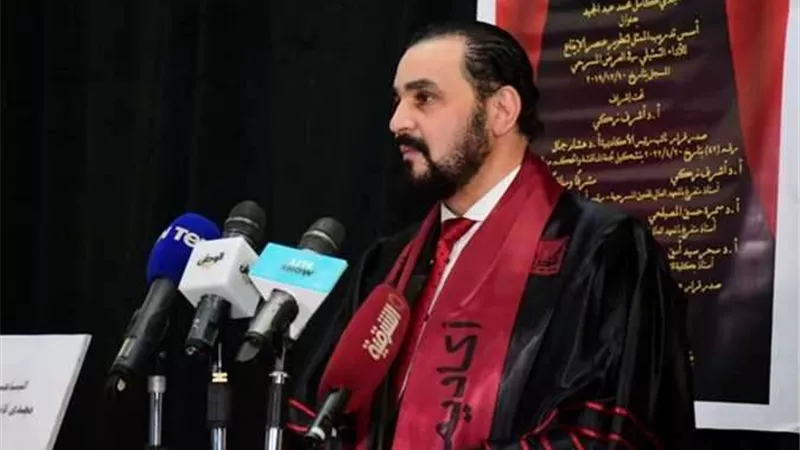 مع مرتبة الشرف.. حصول مجدي كامل علة الدكتوراه