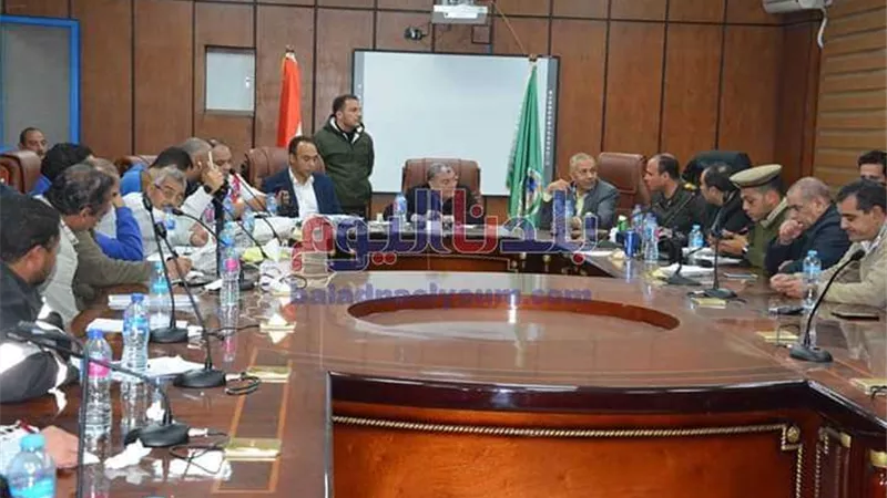 محافظ المنيا يشكر الجهاز التنفيذي على جهوده في مواجهة أزمة الطقس