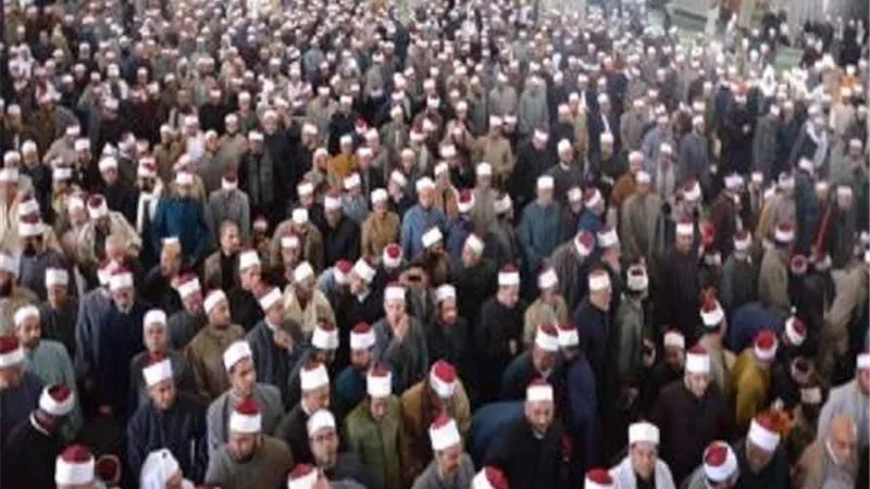 الإفتاء تصدر حكما حول صلاة الجنازة بفرد واحد