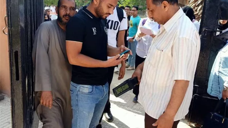 التعليم تتخذ إجراء هام لمنع الغش في امتحانات الدبلومات.. تفاصيل