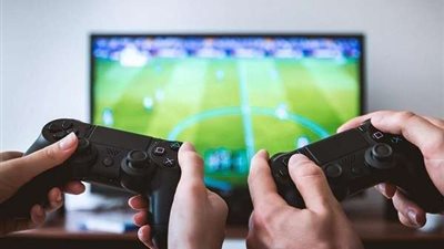 بعد وقف جميع الأنشطة التجارية.. زيادة 70% في استخدام الإنترنت