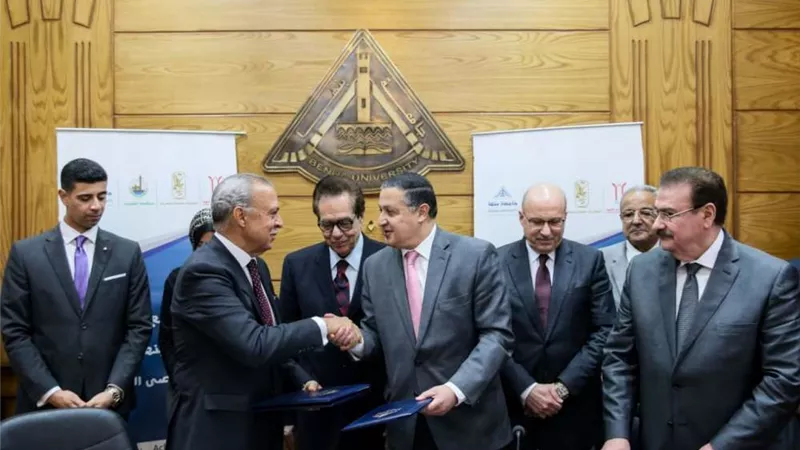 محافظ القليوبية ورئيس جامعة بنها يوقعان مشروع إنشاء مستشفى الجامعة الجديد