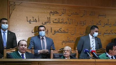 المؤبد لـ 25 متهمًا والسجن 10 سنوات لـ7 متهمين في 