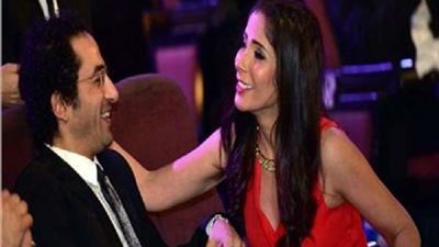 فيديو| منى زكي تتكفل بـ80 أسرة متضررة بسبب كورونا في 