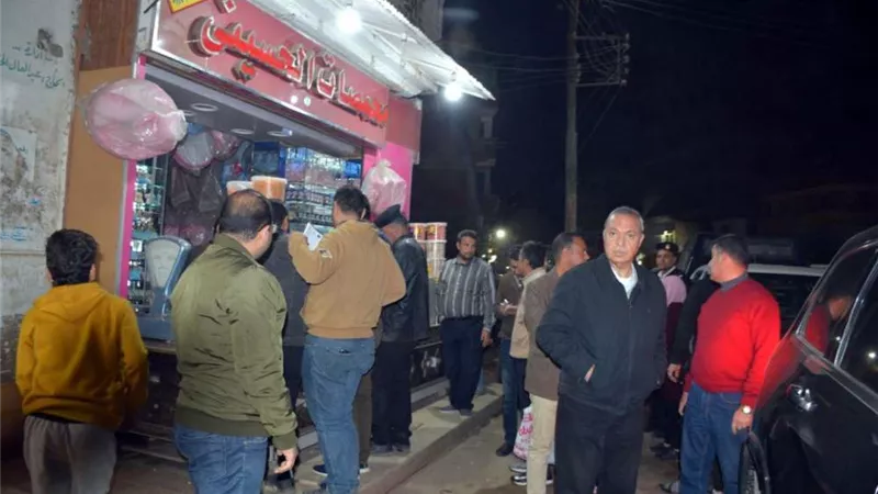 محافظ القليوبية يقود حملة لإزالة الإشغالات ومصادرة الشيشة بمدينتي طوخ وقها