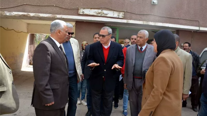شراء 10 آلاف لتر من الكلور لتعقيم المصالح الحكومية بالقليوبية